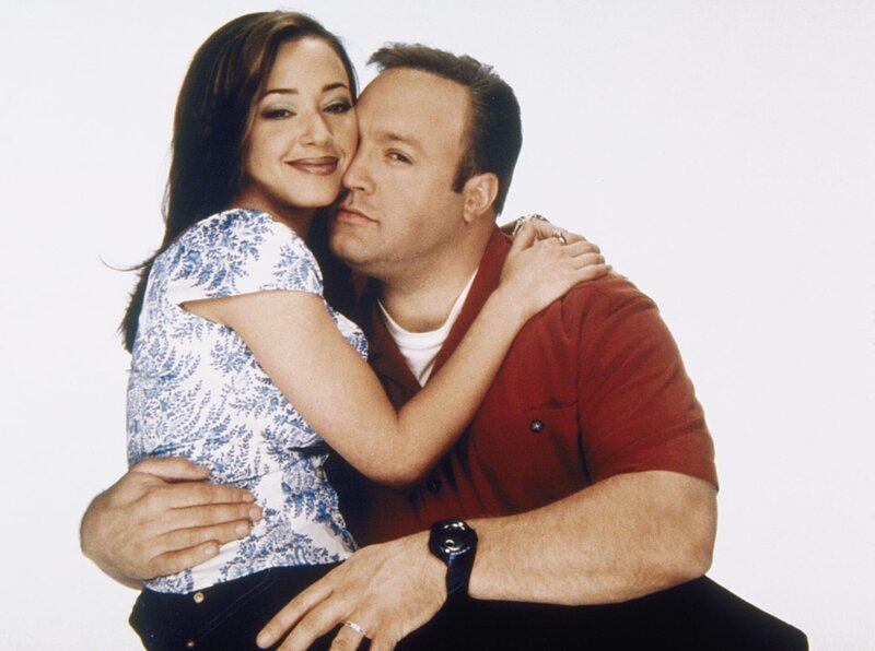 L-R: Carrie Heffernan (Leah Remini), Doug Heffernan (Kevin James) – Bild: TNT Comedy (DE)