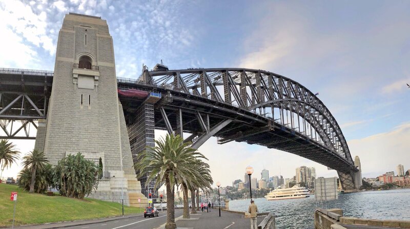 Die Harbour Bridge in Sydney. – Bild: Honorarfrei – nur für diese Sendung bei Nennung ZDF und HR/Monika Birk Die Harbour Bridge in Sydney. – Bild: Honorarfrei – nur für diese Sendung bei Nennung ZDF und HR/Monika Birk