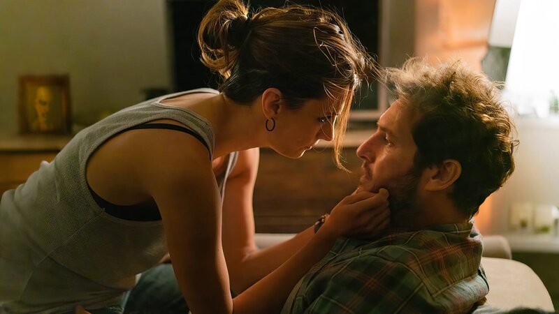 Emily Byrne (Stana Katic) und Tommy Gibbs (Angel Bonanni) – Bild: AXN Black