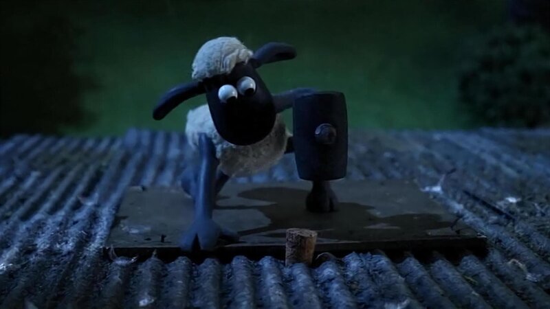 Wenn das Dach undicht ist, hilft nur reparieren – egal, wie spät es ist. – Bild: WDR/​Aardman Animation Ltd./​BBC