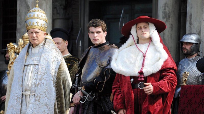 Die Borgias gehörten im Italien des Mittelalters zu den mächtigsten Familien. Als Papst verschaffte Rodrigo Borgia (John Doman), l.) seinen Söhnen Juan (Stanley Weber, M.) und Cesare (Mark Ryder) höchste Ämter. – Bild: ZDF