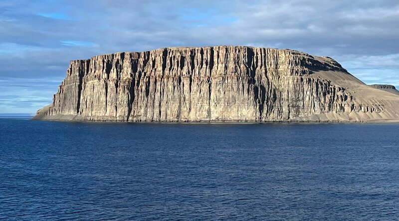Die kanadische Insel Beechey Island. – Bild: ZDF/​HR/​Monika Birk