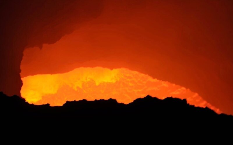 Wissenschaftler messen regelmäßig die Temperatur der Lava des Pacaya. Meist liegt sie bei etwa 800°C. – Bild: Alain Dayan