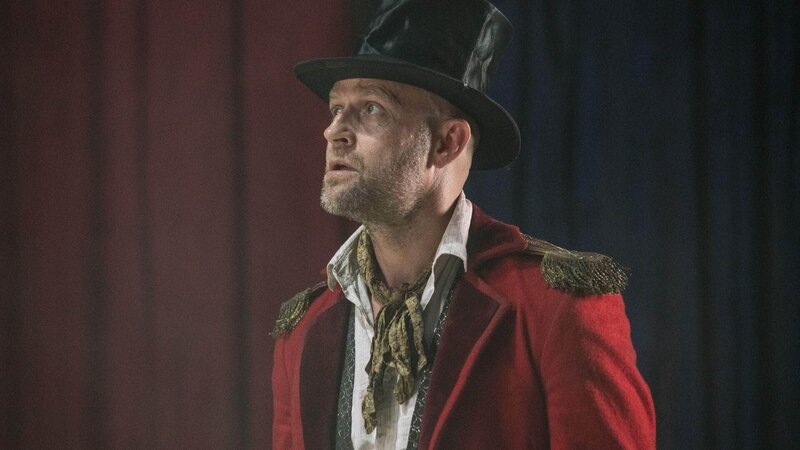 Gott, du kannst ein Arsch sein! – Bild: RTL /​ Thomas Kost