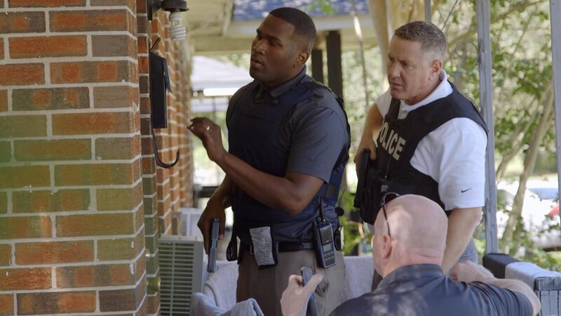 Detective Jermaine Rogers (l.) und Corporal Nicholas Crepeau. – Bild: RTL /​ A&E Networks, LLC
