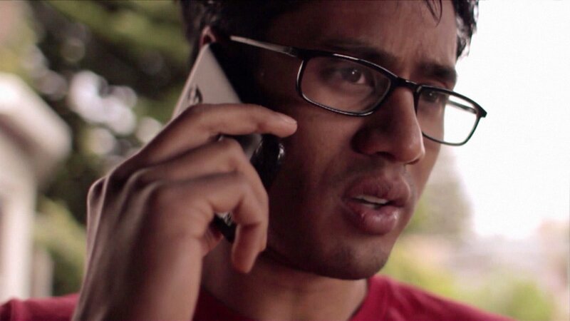 Man talking on the phone – Bild: TLC