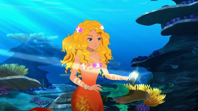 Emma entdeckt mit Hilfe eines Spiegels die geheimnisvollen Kristalle. – Bild: ZDF/​Les Cartooneurs Associés