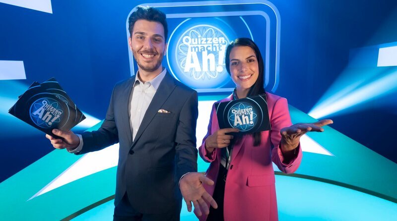 Clarissa und Tarkan beschäftigen sich dieses Mal mit dem Thema „Quizzen macht Ah!“. – Bild: WDR/​Thorsten Schneider
