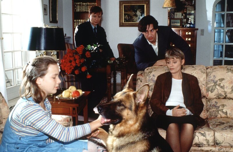 L-R: Kathrin Dorner (Antonia Dalchau), Christian Böck (Heinz Weixelbraun), Richie Moser (Tobias Moretti), Ines Dorner (Josefin Platt). – Bild: ORF/​Beta Film/​Ali Schafler