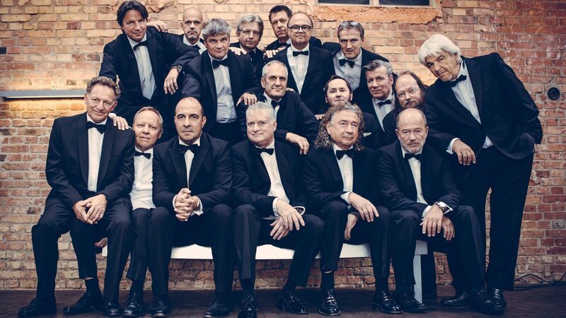Die SWR Big Band. – Bild: ZDF und SWR/​Lena Semmelroggen