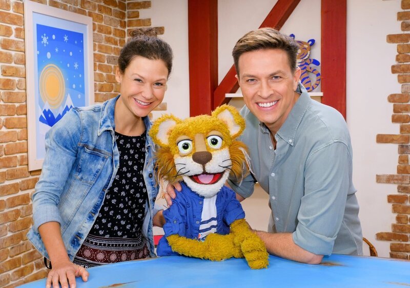 Christina Karnicnik und Robert Steiner mit Kater Kurt. – Bild: ORF/Günther Pichlkostner Christina Karnicnik und Robert Steiner mit Kater Kurt. – Bild: ORF/Günther Pichlkostner