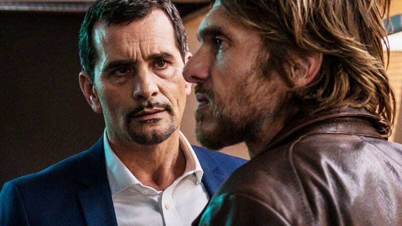 Das letzte Opfer Die beiden Kommissare sind sich uneinig: Koen De Bouw als Eric Vincke, Werner de Smedt als Freddy Verstuyft Copyright: SRF/2017 EYEWORKS FILM & TV DRAMA/PHANTA FILM HTG VOF/ATLAS FILM/ZDF/ÉÉN – Bild: SRF/2017 EYEWORKS FILM & TV DRAMA/PHANTA FILM HTG VOF/ATLAS FILM/ZDF/ÉÉN Das letzte Opfer Die beiden Kommissare sind sich uneinig: Koen De Bouw als Eric Vincke, Werner de Smedt als Freddy Verstuyft Copyright: SRF/2017 EYEWORKS FILM & TV DRAMA/PHANTA FILM HTG VOF/ATLAS FILM/ZDF/ÉÉN – Bild: SRF/2017 EYEWORKS FILM & TV DRAMA/PHANTA FILM HTG VOF/ATLAS FILM/ZDF/ÉÉN