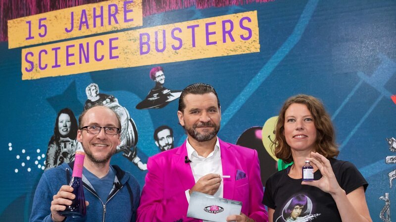 Dr. Florian Freistetter (Astronom), Martin Puntigam, Dr. Ruth Grützbauch (Astronomin). – Bild: ZDF/​ORF/​Regine Schöttl