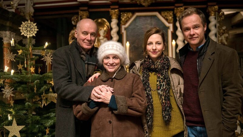 (von links nach rechts): Paul (Hans Zischler), Clara (Katharina Thalbach), Rita (Katharina Schüttler) und Georg (Matthias Koeberlin). – Bild: ZDF und ARD Degeto/Marion von der Mehden (von links nach rechts): Paul (Hans Zischler), Clara (Katharina Thalbach), Rita (Katharina Schüttler) und Georg (Matthias Koeberlin). – Bild: ZDF und ARD Degeto/Marion von der Mehden