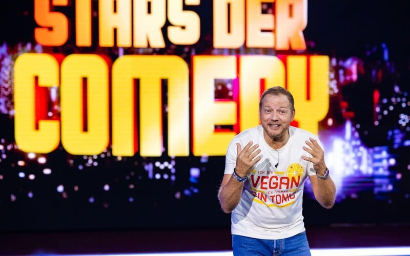 Präsentator Mario Barth – Bild: RTL /​ Sebastian Drüen