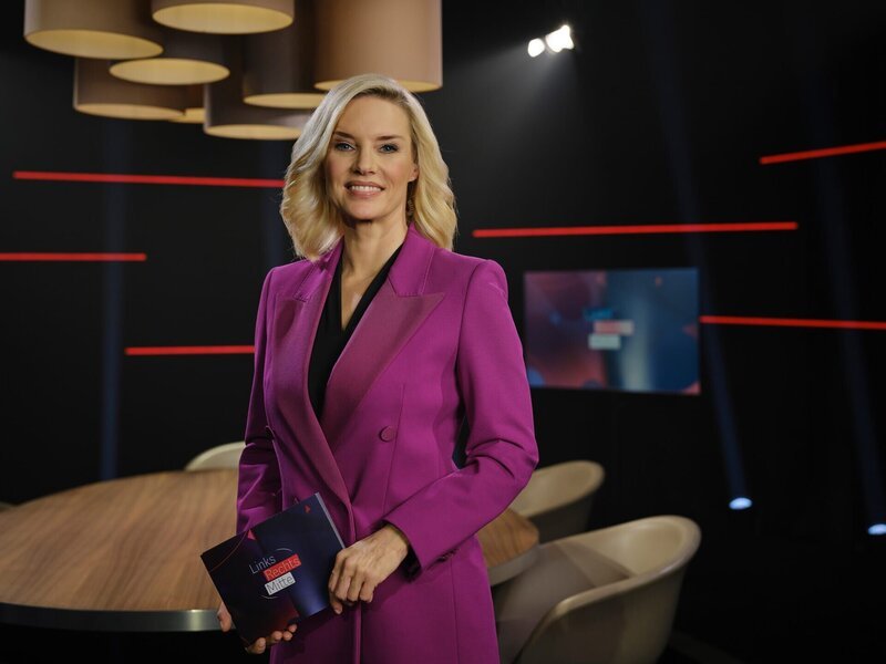Katrin Prähauser posiert für ein Portrait – Bild: Philipp Carl Riedl /​ ServusTV