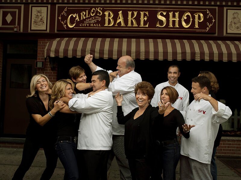 The Valastro Family (back row, l to r) Madeline, Mauro, Remy and Lisa. (front row, l to r) Mary, Lisa, Buddy, Mary, Grace and Joe. – Bild: Copyright: Discovery Communications, Inc. For Show Promotion Only