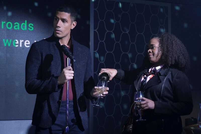 Dr. Jared Kalu (Chuku Modu) und Dr. Jordan Allen (Bria Henderson). – Bild: RTL /​ 2023 Sony Pictures Entertainment