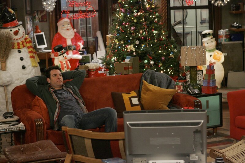 Weihnachten steht vor der Tür: Nach einem Streit mit Lily verläuft für Ted (Josh Radnor) das bevorstehende Weihnachtsfest leider anders als geplant … – Bild: © 20th Century Fox International Television
