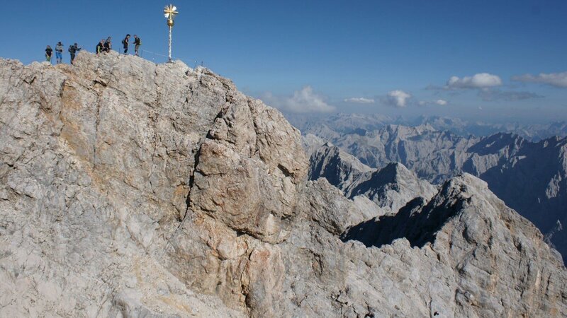 Der Zugspitzgipfel. – Bild: ZDF und BR Der Zugspitzgipfel. – Bild: ZDF und BR