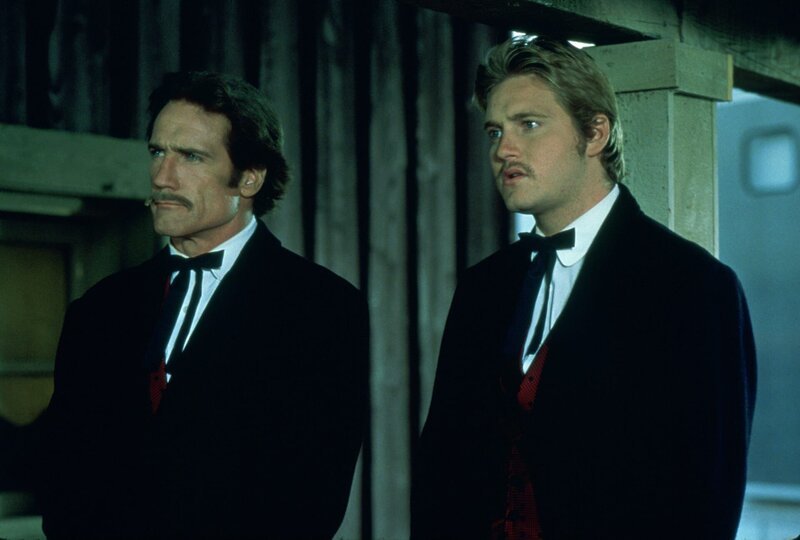 Steve Sloan (Barry Van Dyke, l.); Carl Simpson (Carey Van Dyke, r.) – Bild: MMXVII CBS Broadcasting Inc. Lizenzbild frei