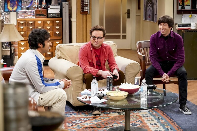 (v.l.n.r.) Raj (Kunal Nayyar); Leonard (Johnny Galecki); Howard (Simon Helberg) – Bild: CBS Broadcasting, Inc.