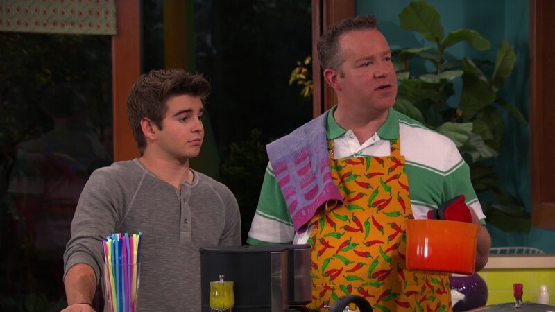 v.li.: Max Thunderman (Jack Griffo), Hank Thunderman (Chris Tallman) – Bild: Paramount