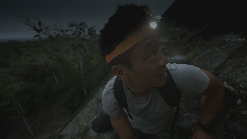 National Geographic Explorer, Albert Lin, prepares to ascend the steps of Temple V at Tikal National Park in the Petén department of Guatemala. – Bild: The National Geographic Channel