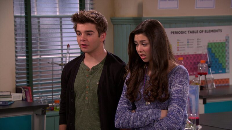 L-R: Max Thunderman (Jack Griffo), Phoebe Thunderman (Kira Kosarin) – Bild: ViacomCBS