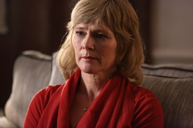 Sarah Gallagher (Clare Holman) – Bild: Scott and Bailey Series 3 Limited /​ Matt Squire