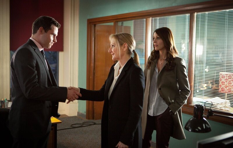 (v.l.n.r.) DS Rob Waddington (Danny Miller); DC Janet Scott (Lesley Sharp); DC Rachel Bailey (Suranne Jones) – Bild: Scott and Bailey Series 3 Limited /​ Matt Squire