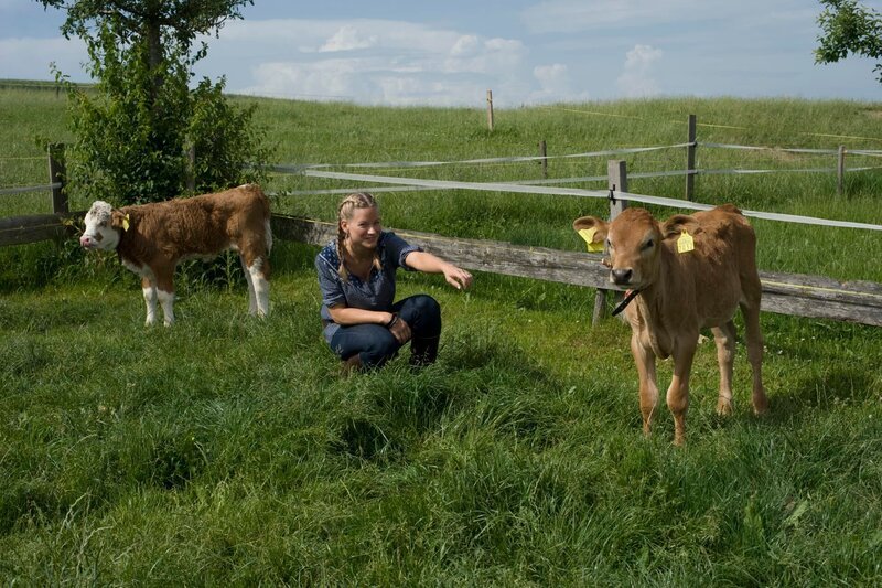 Andrea Jansen Bauernhof Bauernsendung Moderatorin Weinerhof – Bild: 3+