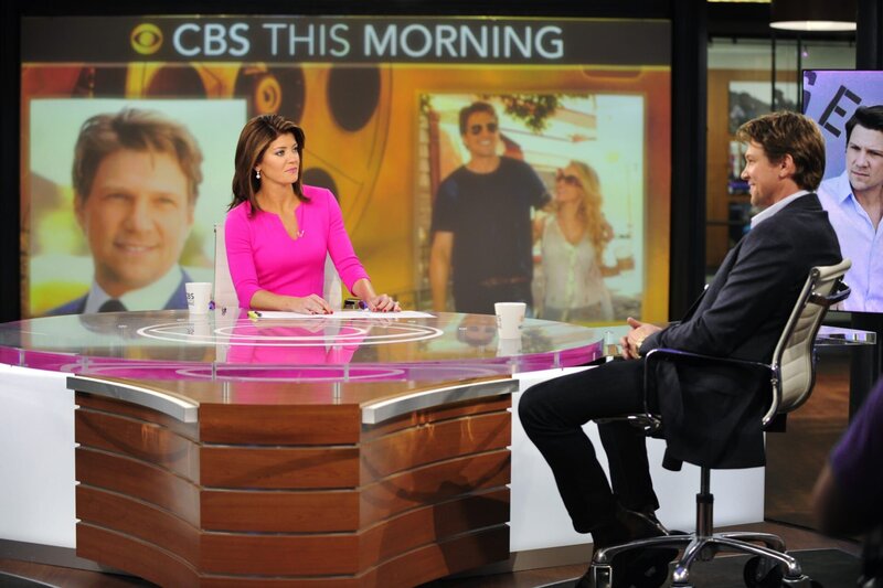 Der berühmte Russell Berke begleitet Danny, um sich auf seine neuste Rolle vorzubereiten. Als der Schauspieler bei Norah O’Donnell in der CBS Morgenshow auftritt, ahnt noch keiner, dass sein Besuch bei der Polizei böse enden wird. – Bild: CBS Broadcasting Inc.