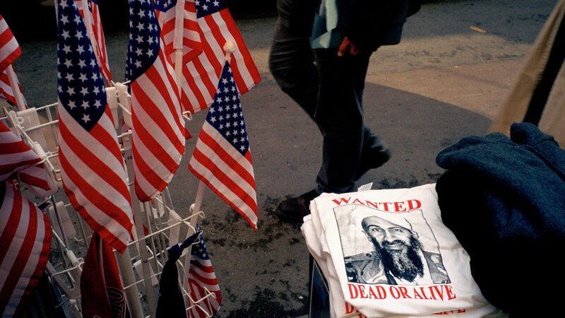 Nach den Terroranschlägen am 11. September 2001 begann der US-Geheimdienst CIA die Jagd auf Osama bin Laden. – Bild: ZDF und GYSEMBERGH Benoit./​GYSEMBERGH Benoit