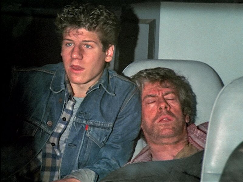 Jeffery (Billy Jayne, li.) und sein Vater Harry (Paul Gleason, re.) stecken in großen Schwierigkeiten … – Bild: RTL II