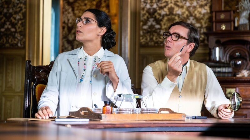 Violetta Fellini (Louisa Mignone) und Samuel Birnside (Toby Truslove) – Bild: WDR/​Every Cloud Productions and all3media international