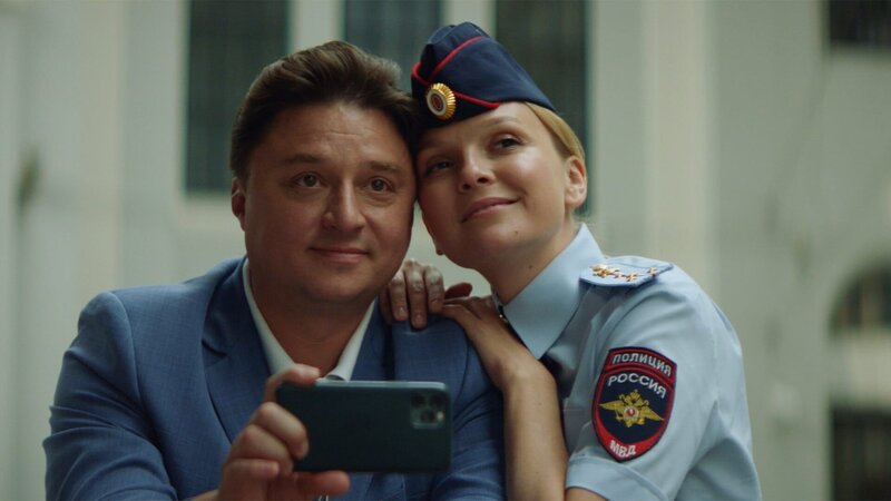 Oleg (Maksim Lagashkin) und Olya (Elena Velikanova) – Bild: AXN White