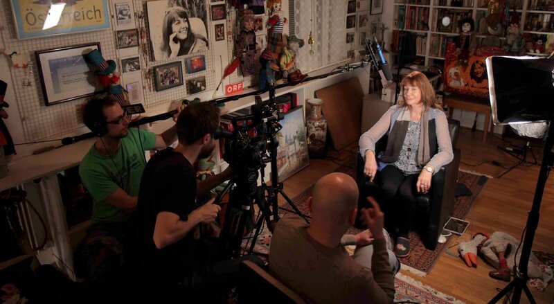 Interview mit Christine Rothstein. – Bild: ORF/​Gloriafilm