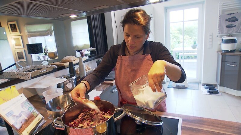 Gastgeberin Birte – Bild: RTL Living