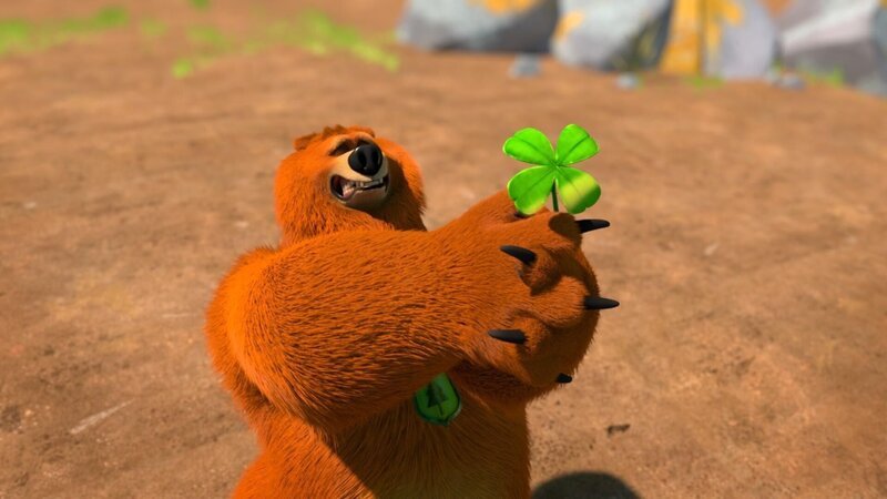 Es ist nicht Grizzys Tag. Doch dann findet er ein vierblättriges Kleeblatt.  +++ – Bild: Studio Hari S.A.R.L. /​ Der Glücksbär