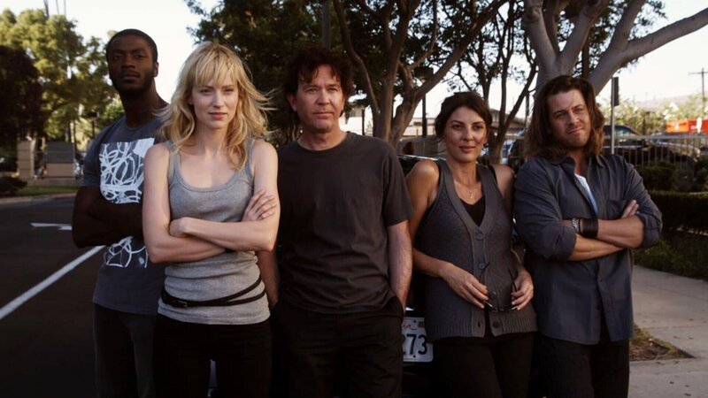 v.li. Alec Hardison (Aldis Hodge), Parker (Beth Riesgraf), Nate Ford (Timothy Hutton), Sophie Devereaux (Gina Bellmann) und Eliot Spencer (Christian Kane) – Bild: TVNOW
