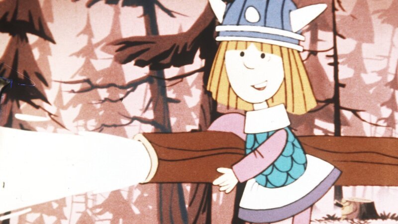 Ein Feuer ist im Wald ausgebrochen und droht, Flake zu zerstören! Wickie hat die geniale Idee, die neuen Wasserleitungen zu Wasserschläuchen umzufunktionieren. – Bild: Studio 100 Media
