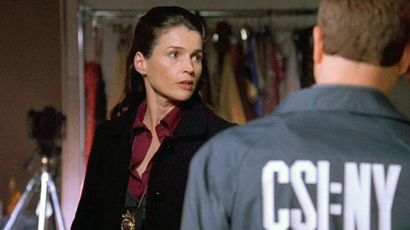 Deputy Inspector Gillian Whitford (Julia Ormond) ermittelt in einem Mordfall. Die Spur führt sie zu einem Menschenhändler- und Prostitutionsring. – Bild: RTL /​ CBS