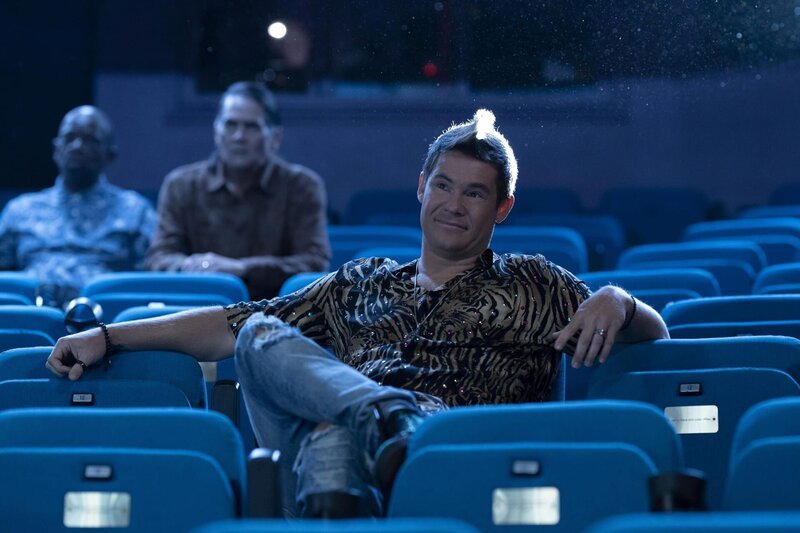 Kelvin Gemstone (Adam Devine) – Bild: 2022 Home Box Office, Inc. All rights reserved. HBO® and all related programs are the property of Home Box Office, Inc.