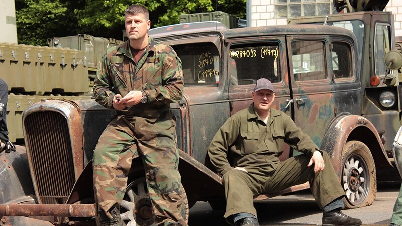 Michael Kurkowsky (l.) und Ingo (r.) – Bild: Warner Bros. Discovery