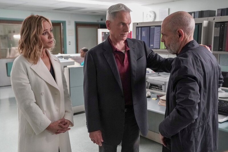 (v.l.n.r.) Jack Sloane (Maria Bello); Leroy Jethro Gibbs (Mark Harmon); Tobias C Forrell (Joe Spano) – Bild: CBS Studios Inc.
