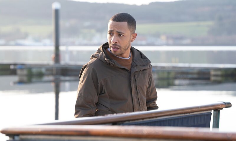 Tyrone Clarke (Ukweli Roach) gilt als couragierter Ermittler. – Bild: ZDF