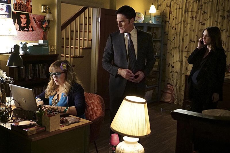 L-R: Penelope Garcia (Kirsten Vangsness), Aaron Hotchner (Thomas Gibson), Kate Callahan (Jennifer Love Hewitt) – Bild: CBS