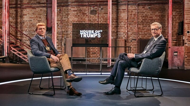 Humorist Olli Dittrich beschert den Zuschauern wieder ein außergewöhnliches Werk seines erfolgreichen TV-Zyklus. In seiner neuen Persiflage dreht sich diesmal alles um den Mann, der seit Jahren die Welt in Atem hält – Donald Trump. Dabei schlüpft Olli Dittrich in die Rolle des deutschen Trump-Cousin „Peter Trump“. – Bild: WDR/​beckground tv/​Daniel Wolcke