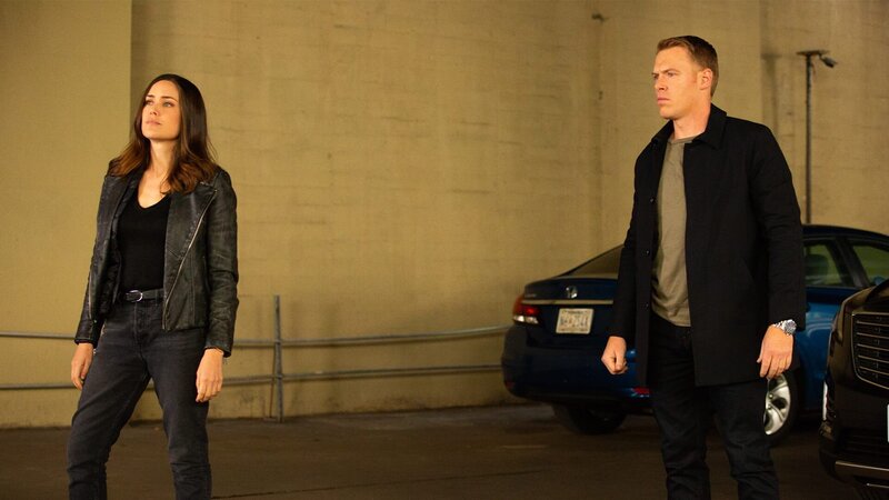 Elizabeth Keen (Megan Boone) und Donald Ressler (Diego Klattenhoff) – Bild: AXN Black
